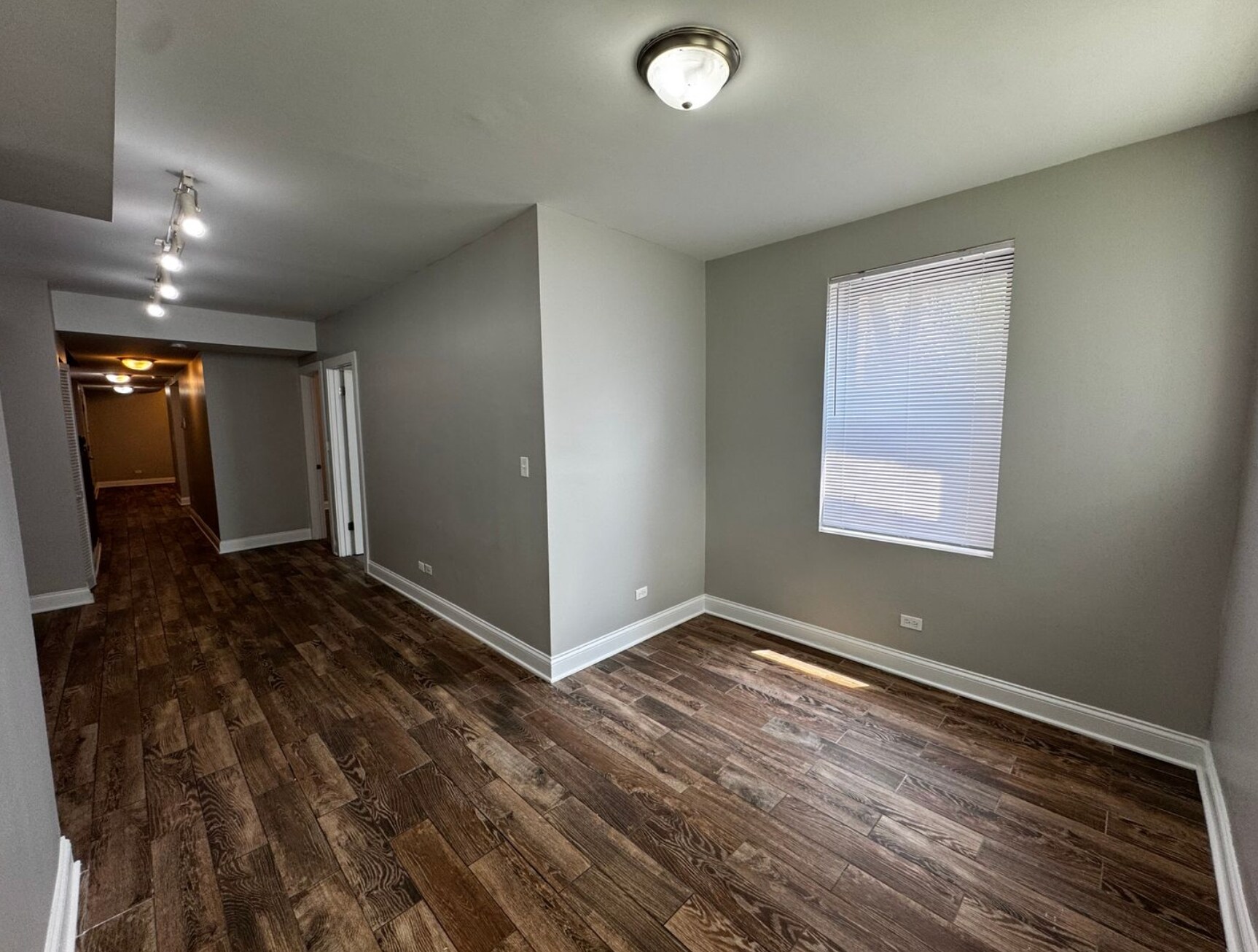 Sunroom/Living Room - 5003 N Sawyer Ave