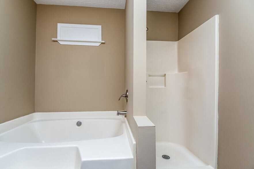 Building Photo - 505 Horseshoe Cir