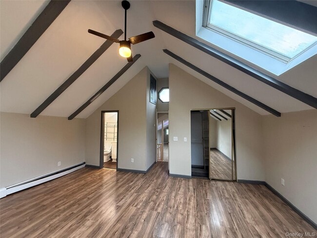 Building Photo - 10 Crans Rd