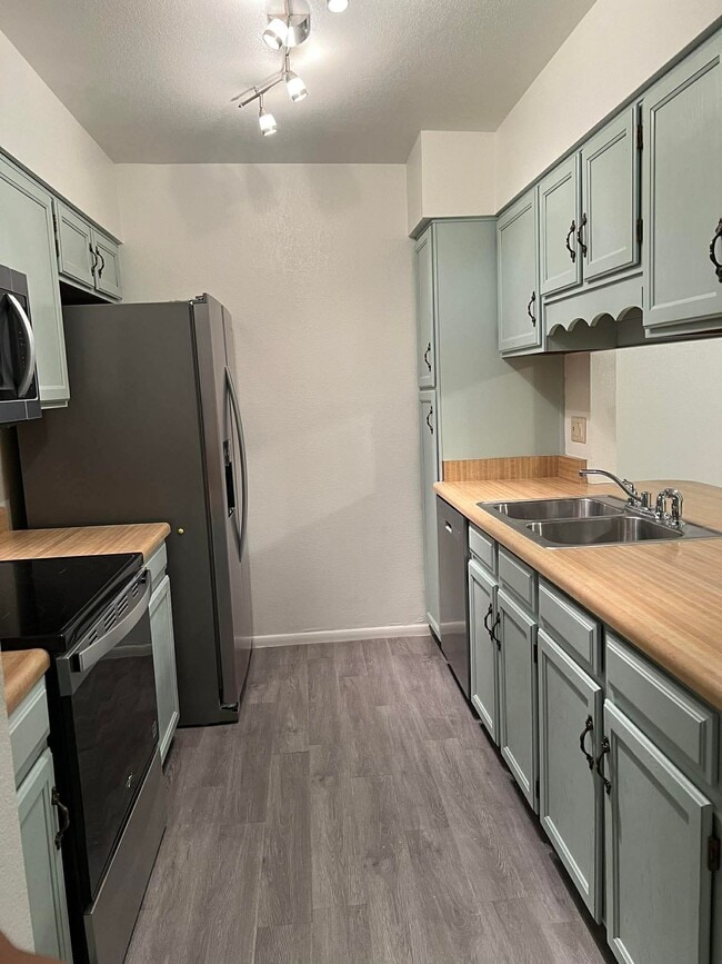 Building Photo - Calle Norlo