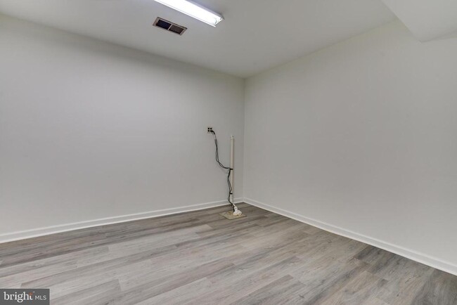 Building Photo - 4405 Elan Ct