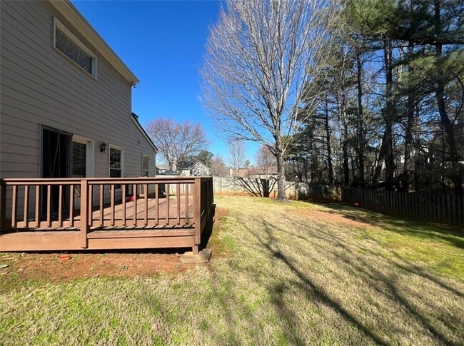 Building Photo - 450 Mikasa Dr