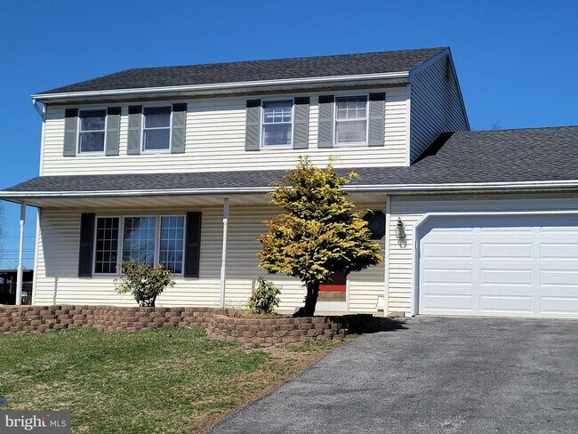 Primary Photo - 222 Hope Dr
