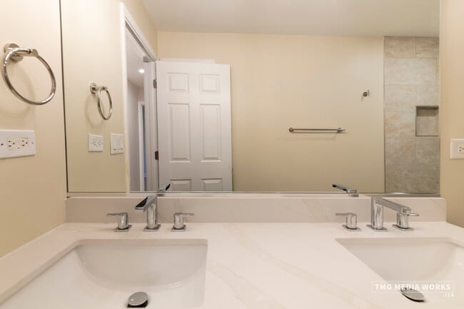 Building Photo - 24331 Davids Ct