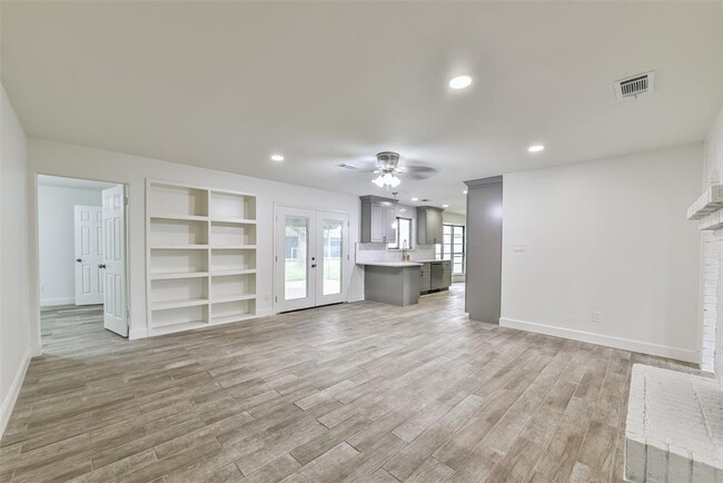Building Photo - 4707 Northrup Dr