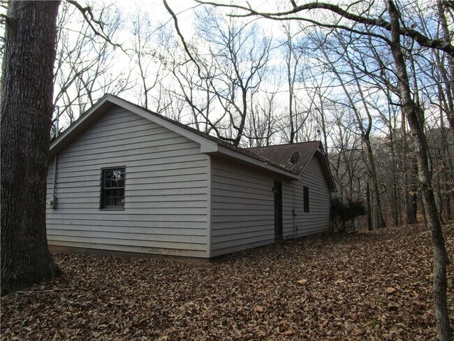 Building Photo - 3730 Newport Dr