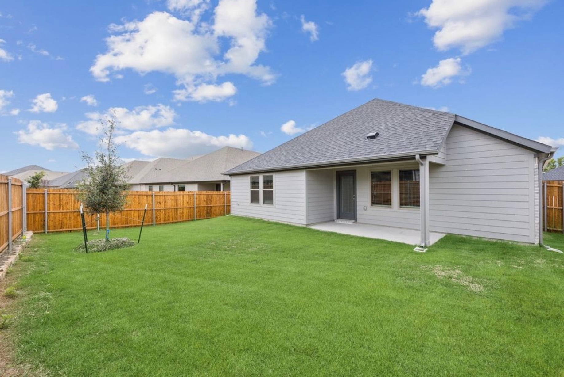 Building Photo - 1012 Rosemary Hill Dr