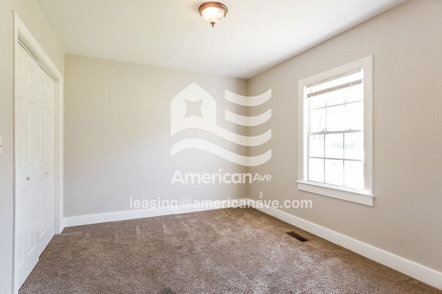 Building Photo - 1243 Pineview Rd