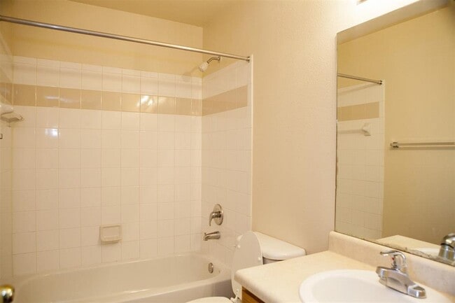 Building Photo - 910 N Frio St