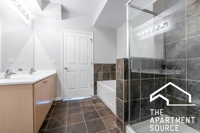 Building Photo - 1464 S Michigan Ave