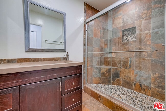 Building Photo - 230 S Catalina Ave