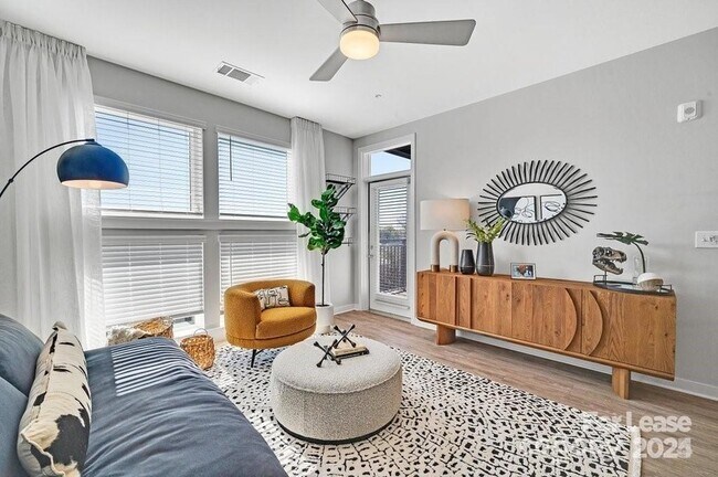 Building Photo - 2020 W Morehead St