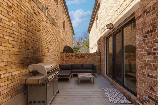 Building Photo - 1807 San Gabriel St