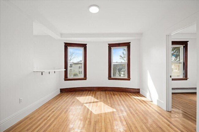 Building Photo - 183 Vernon St