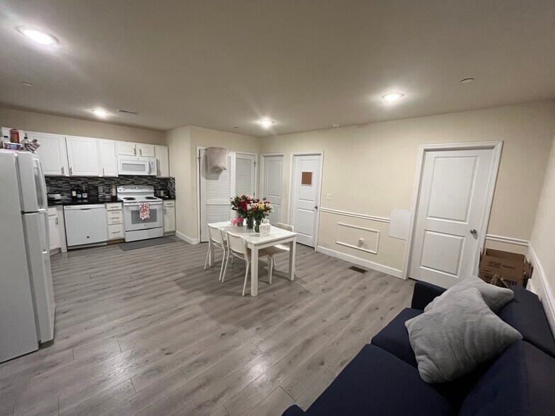 Building Photo - 1529 N 15th St