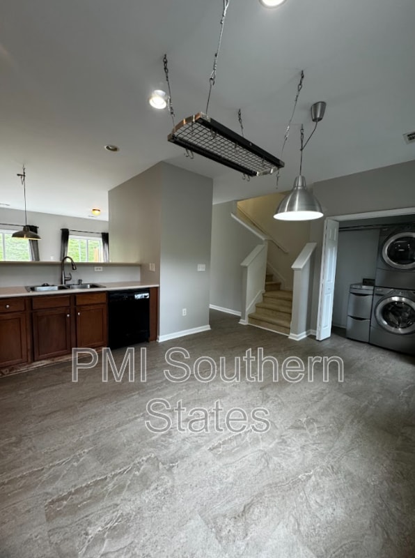Building Photo - 419 Woodbark Ct