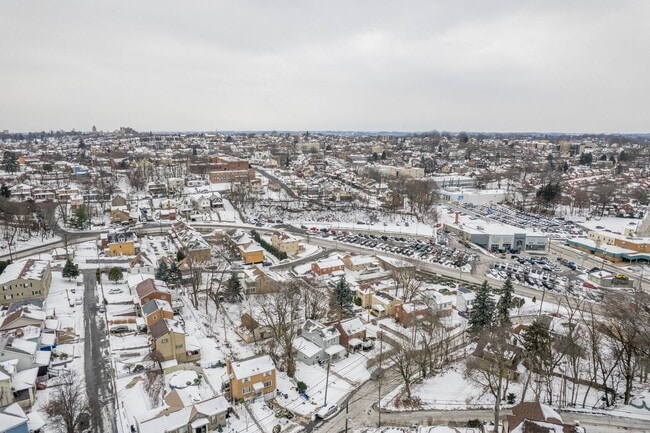 Building Photo - Stunning 3 bedroom home in Brookline available July 1!
