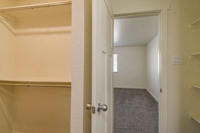 Building Photo - 21155 Gosling Rd