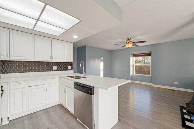 Building Photo - 2125 N Ginger Creek Dr