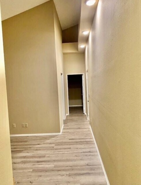 Building Photo - Woodland Manor