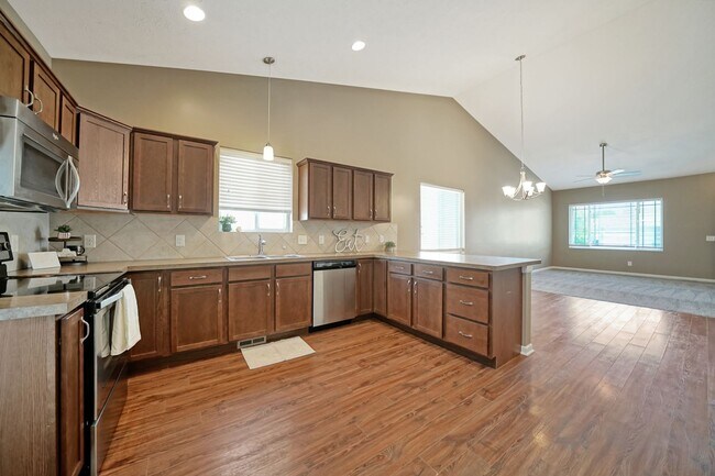 Building Photo - Home with newly finished basement!