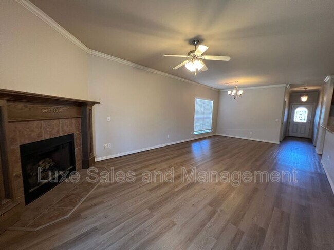 Building Photo - 509 SW 124th Pl