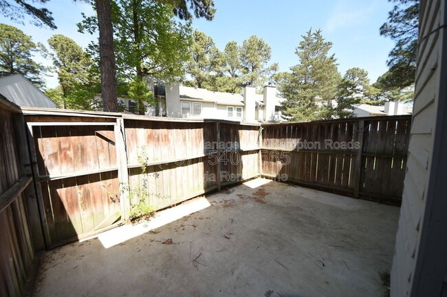 Building Photo - 101 Madison Chase