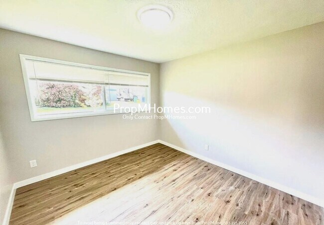 Building Photo - 6933 NE Clackamas St