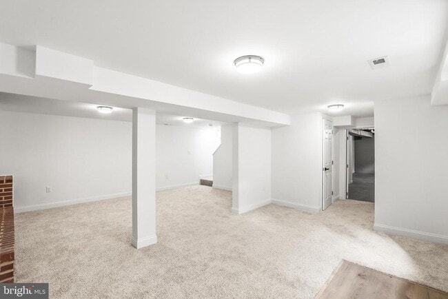 Building Photo - 313 Windsor Ct