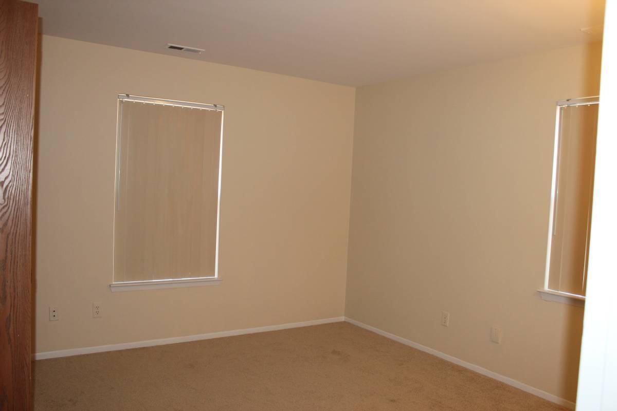 Building Photo - 1629 Emerson Cir
