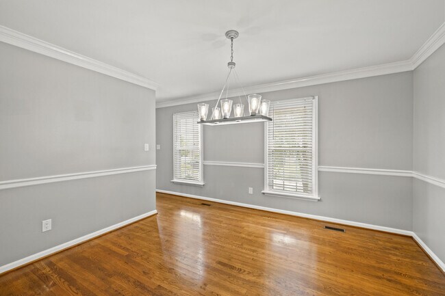 Building Photo - 2152 Sallee Dr