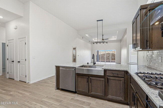 Building Photo - 15340 Resolve Dr