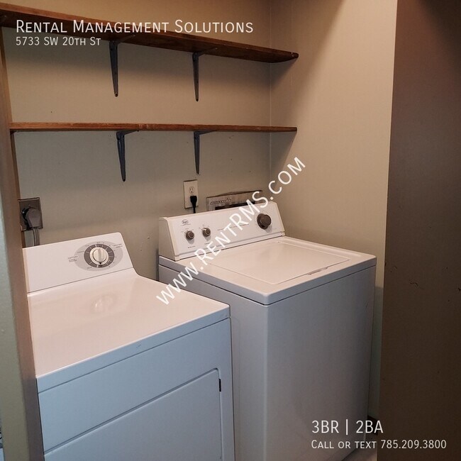 Building Photo - 5733 SW 20th St