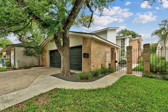 Building Photo - 4002 Ridgeline Dr