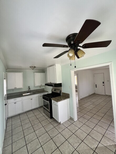 Kitchen - 218 N Florence St