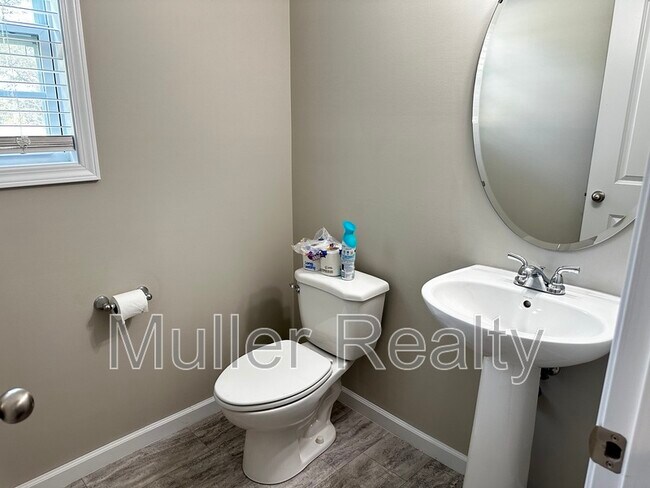 Building Photo - 7959 Cambridge Reserve Dr
