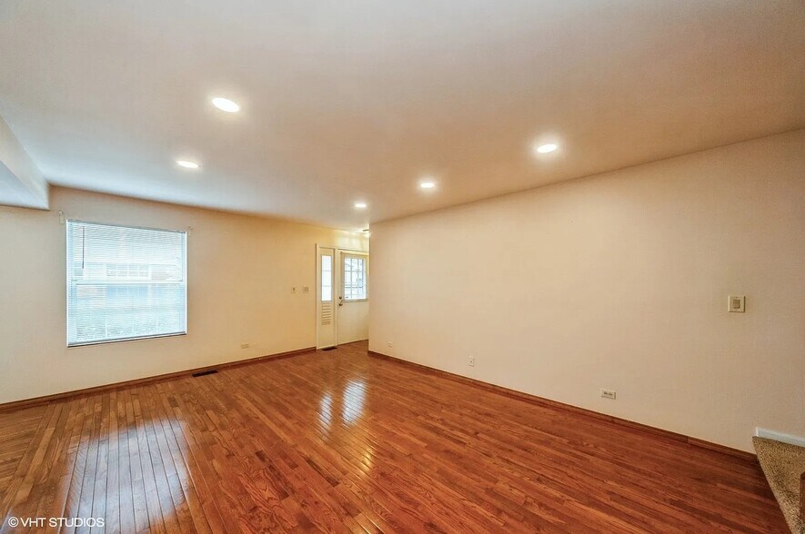 Building Photo - 353 Ashwood Ct