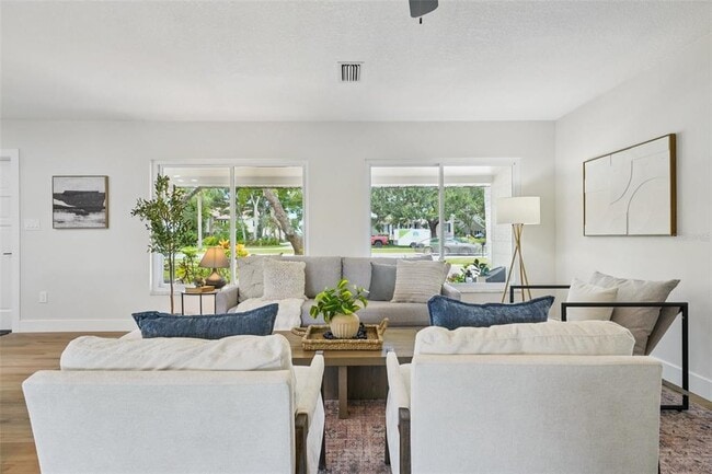 Building Photo - 311 Shore Dr E