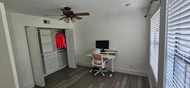Building Photo - 320 Forestway Cir