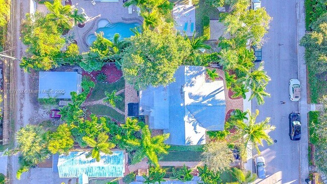Building Photo - 310 N Ocean Breeze