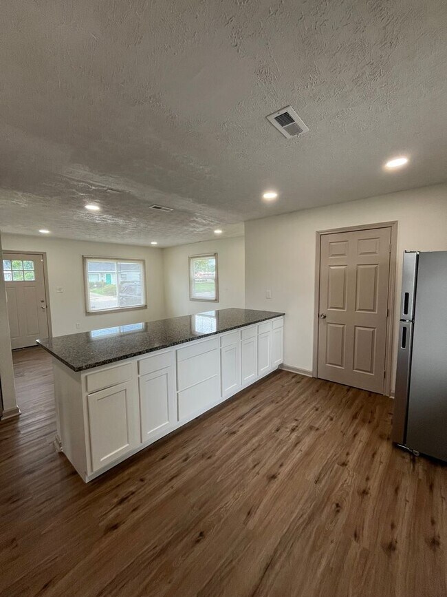 Building Photo - Beautifully Renovated 3-Bedroom Ranch with Open Floor Plan & 2-Car Garage