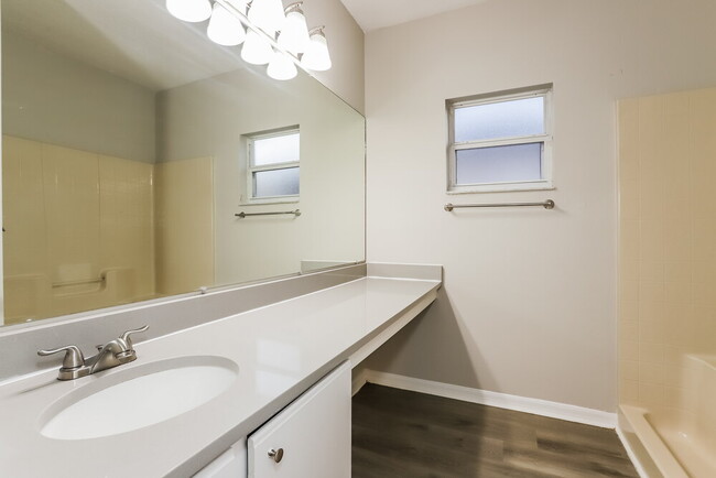 Building Photo - 529 Delido Way