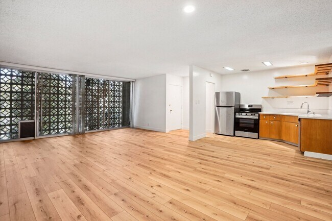 Interior Photo - 9000 Clifton Way