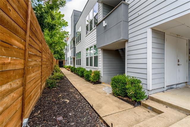 Building Photo - 2330 Kirby St