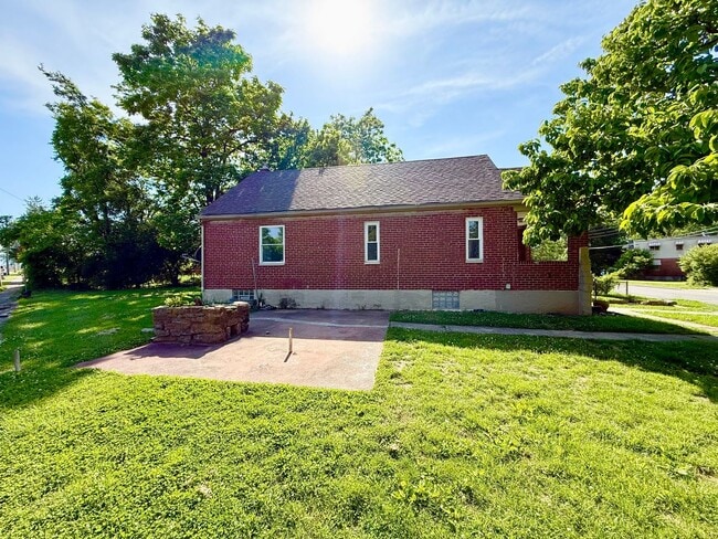 Building Photo - Cozy & Spacious 4-Bedroom Home in Cincinnati