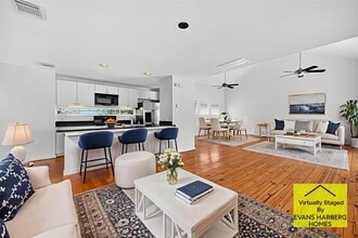 Building Photo - 2809 La Branch St