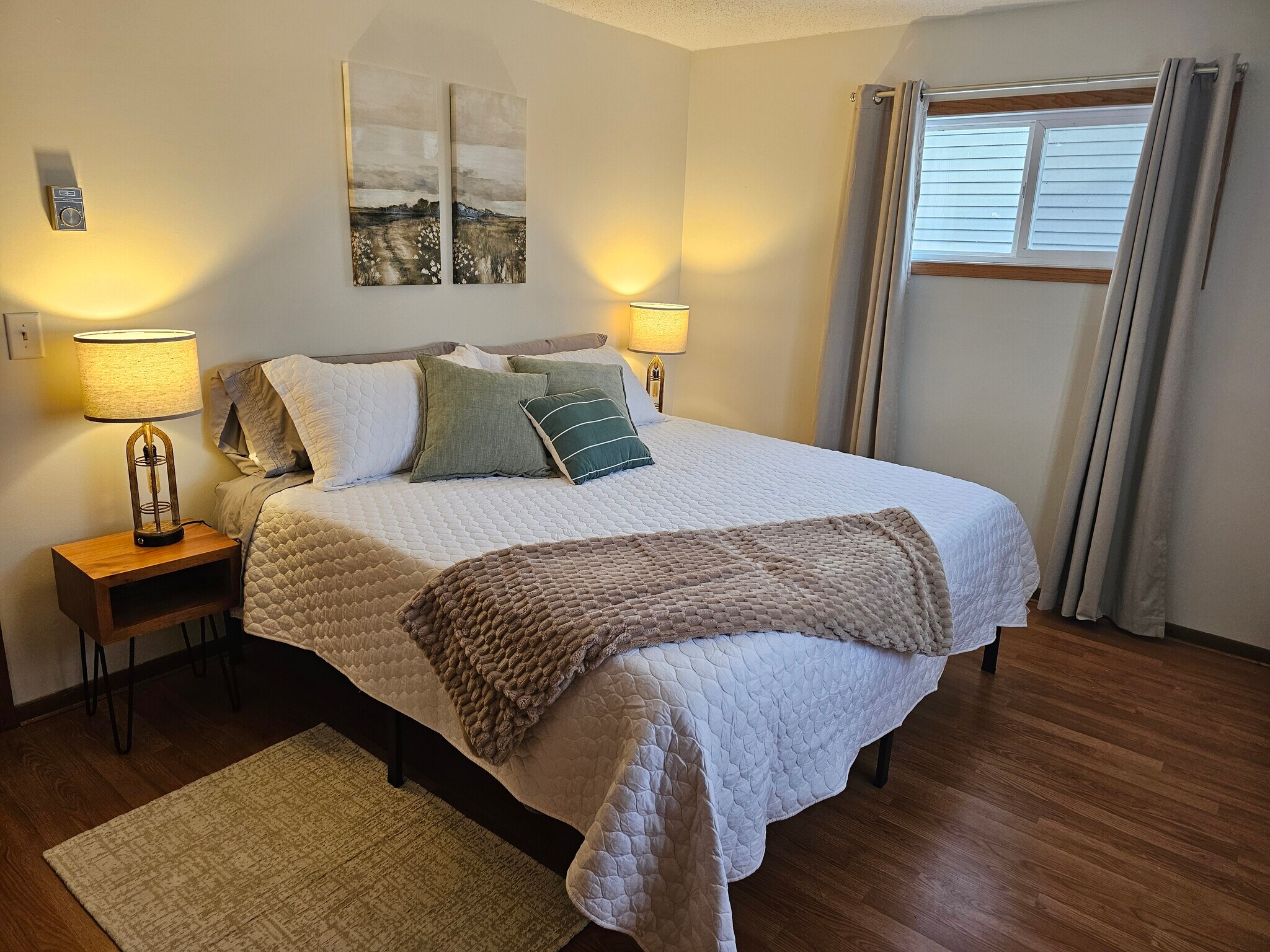 Building Photo - 1006 Oak St