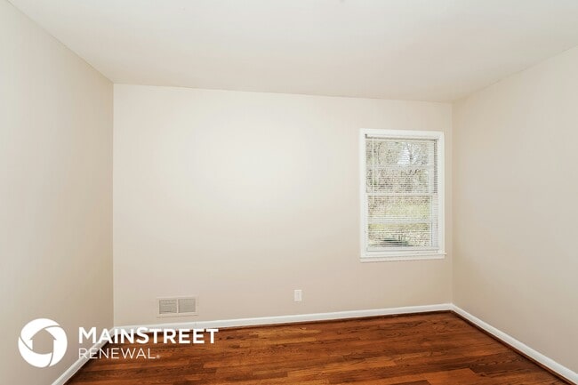 Building Photo - 2237 5th St NE