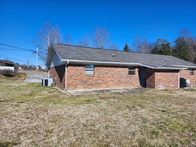 Building Photo - 101 Lytle Rd