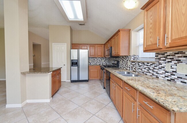 Building Photo - 20430 Drakewood Dr